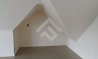 Local Comercial en Arriendo en a pasos de la Clínica Los Andes