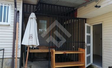 Local Comercial en Arriendo en a pasos de la Clínica Los Andes