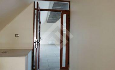 Local Comercial en Arriendo en a pasos de la Clínica Los Andes