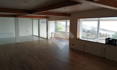 Local Comercial en Arriendo en a pasos de la Clínica Los Andes