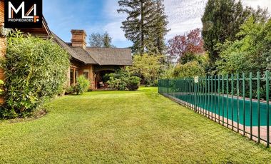 Casa en Venta en Santa Maria de Manquehue/ Camino Agua del Palo