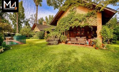 Casa en Venta en Santa Maria de Manquehue/ Camino Agua del Palo