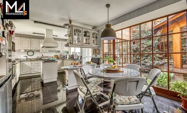 Casa en Venta en Santa Maria de Manquehue/ Camino Agua del Palo