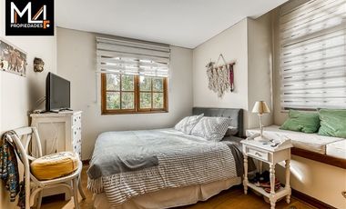 Casa en Venta en Santa Maria de Manquehue/ Camino Agua del Palo