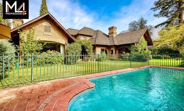 Casa en Venta en Santa Maria de Manquehue/ Camino Agua del Palo