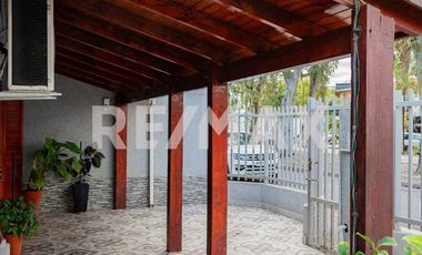 Venta - Casa con dpto independiente - Neuquen Cap.