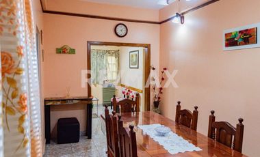 Venta - Casa con dpto independiente - Neuquen Cap.