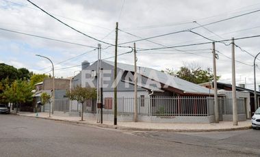 Venta - Casa con dpto independiente - Neuquen Cap.