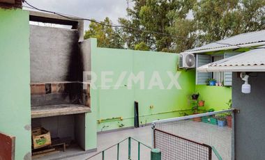 Venta - Casa con dpto independiente - Neuquen Cap.
