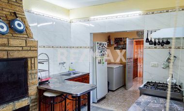 Venta - Casa con dpto independiente - Neuquen Cap.