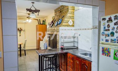 Venta - Casa con dpto independiente - Neuquen Cap.