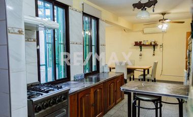 Venta - Casa con dpto independiente - Neuquen Cap.