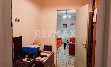 Venta - Casa con dpto independiente - Neuquen Cap.