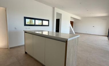 Alquiler de espectacular casa en El Naudir Escobar
