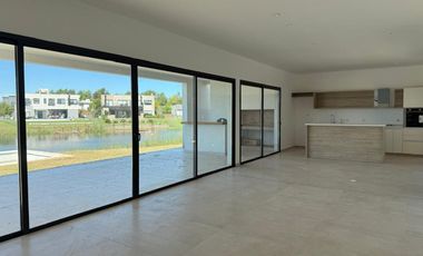 Alquiler de espectacular casa en El Naudir Escobar