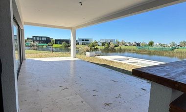 Alquiler de espectacular casa en El Naudir Escobar