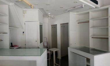VENTA PINAMAR LOCAL EN CTRO COMERCIAL CON VIVIENDA OPORTUNIDAD