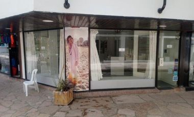 VENTA PINAMAR LOCAL EN CTRO COMERCIAL CON VIVIENDA OPORTUNIDAD