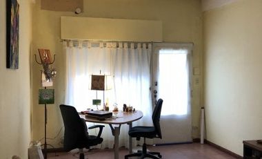 EXCELENTE CASA MULTI FAMILIAR  - MUY BUENA ZONA - BOULOGNE-  son 3 ph en un lote