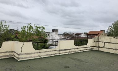 EXCELENTE CASA MULTI FAMILIAR  - MUY BUENA ZONA - BOULOGNE-  son 3 ph en un lote