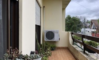 EXCELENTE CASA MULTI FAMILIAR  - MUY BUENA ZONA - BOULOGNE-  son 3 ph en un lote