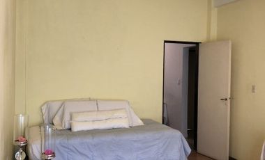 EXCELENTE CASA MULTI FAMILIAR  - MUY BUENA ZONA - BOULOGNE-  son 3 ph en un lote