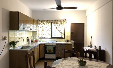 EXCELENTE CASA MULTI FAMILIAR  - MUY BUENA ZONA - BOULOGNE-  son 3 ph en un lote