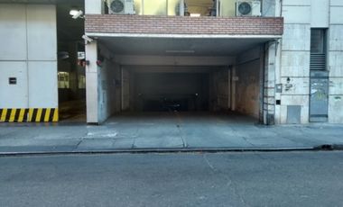 EXCELENTE UBICACION! ENFRENTE A LA PLAZA CIVICA. CUBIERTA. SEGURIDAD LAS 24 HORAS