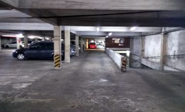 EXCELENTE UBICACION! ENFRENTE A LA PLAZA CIVICA. CUBIERTA. SEGURIDAD LAS 24 HORAS