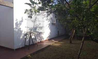 Casa con gran terreno en excelente ubicaciÃ³n de Santo Tome