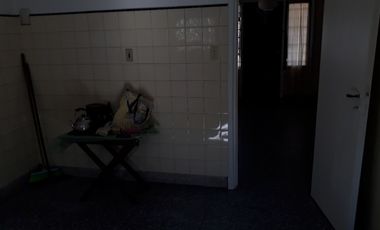 CASA DE 3 AMB CON PARQUE Y ENTRADA DE AUTO