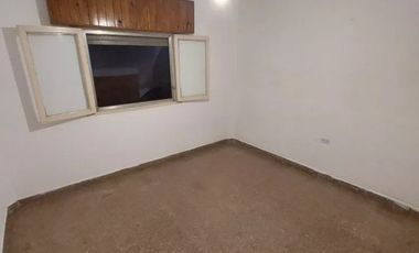 Casa / PH en Venta Bernal Oeste