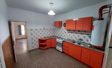 Casa / PH en Venta Bernal Oeste
