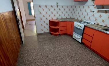 Casa / PH en Venta Bernal Oeste