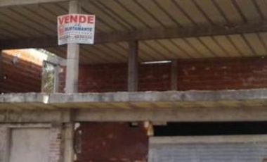 Venta Terreno con construccion en calle Castaneda 922 y Formosa