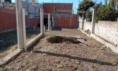 Venta Terreno con construccion en calle Castaneda 922 y Formosa