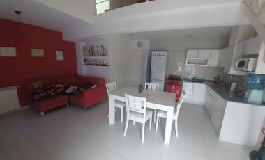 VENTA IMPECABLE DEPARTAMENTO  AMOBLADO Y COCHERA CENTRO DE MERLO