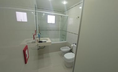 VENTA IMPECABLE DEPARTAMENTO  AMOBLADO Y COCHERA CENTRO DE MERLO