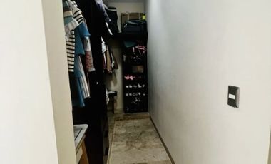 Residencia   paneles. amueblada en Privada  Yucatán Country Club  en Mérida, Yuc