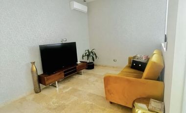 Residencia   paneles. amueblada en Privada  Yucatán Country Club  en Mérida, Yuc