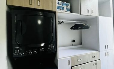 Residencia   paneles. amueblada en Privada  Yucatán Country Club  en Mérida, Yuc