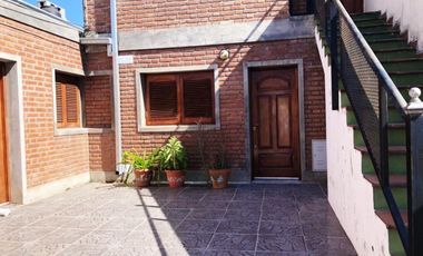 DEPARTAMENTO DOS DORMITORIOS EN PLANTA BAJA / ZONA BANCOS