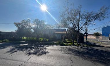 AMPLIO PREDIO EN EJE DE ACTIVIDADES MIXTAS