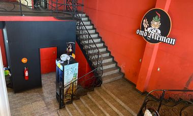 VENTA LOCAL COMERCIAL CON GRAN TERRENO.