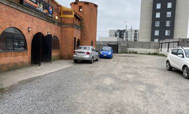 VENTA LOCAL COMERCIAL CON GRAN TERRENO.