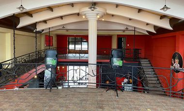 VENTA LOCAL COMERCIAL CON GRAN TERRENO.