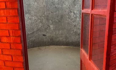 VENTA LOCAL COMERCIAL CON GRAN TERRENO.