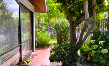VENTA  HERMOSA CASA ESQUINA SANTA CRUZ