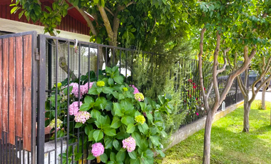 VENTA  HERMOSA CASA ESQUINA SANTA CRUZ