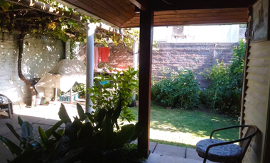 VENTA  HERMOSA CASA ESQUINA SANTA CRUZ